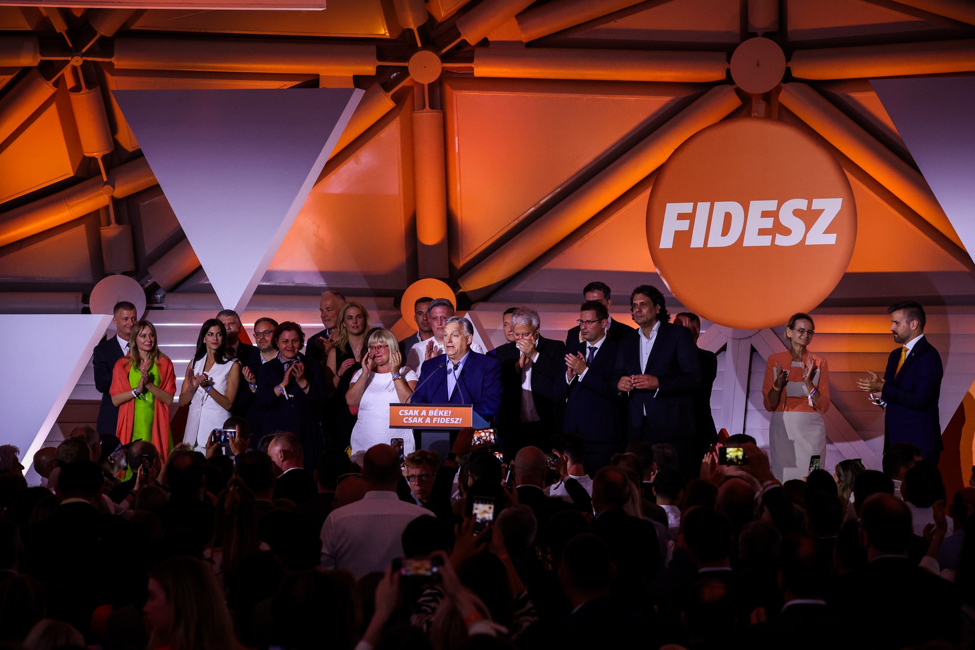 A Fidesz–KDNP továbbra is stabilan vezeti a pártok rangsorát