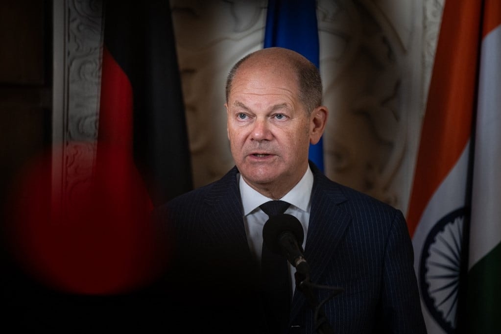 „Kidobják Scholzot a hivatalból”