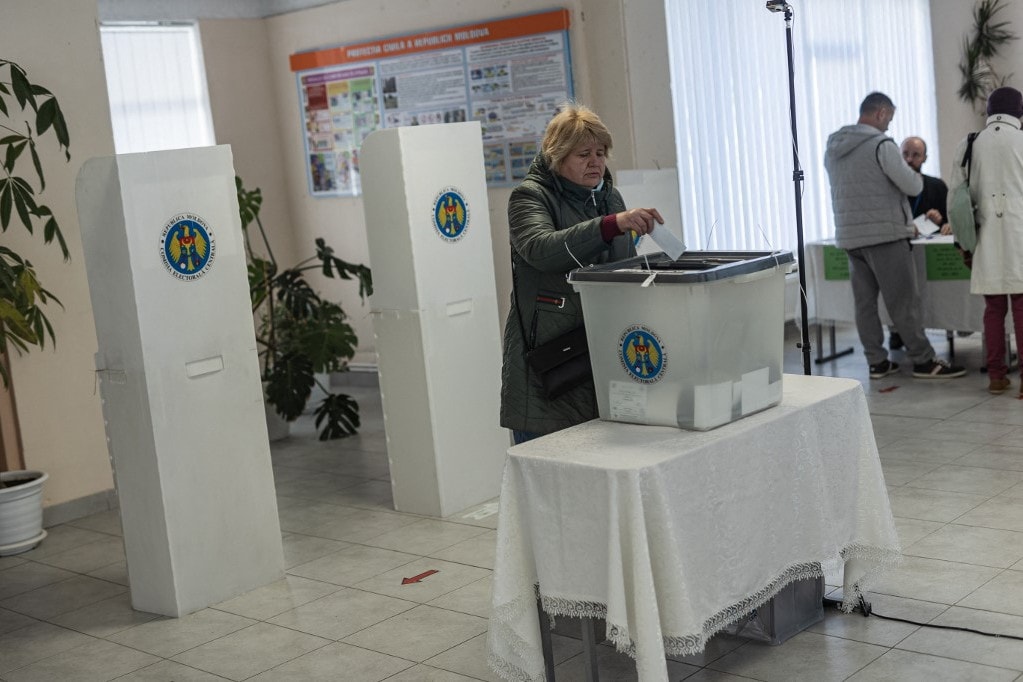 Kiderült, ki vezet a moldovai elnökválasztás második fordulójában
