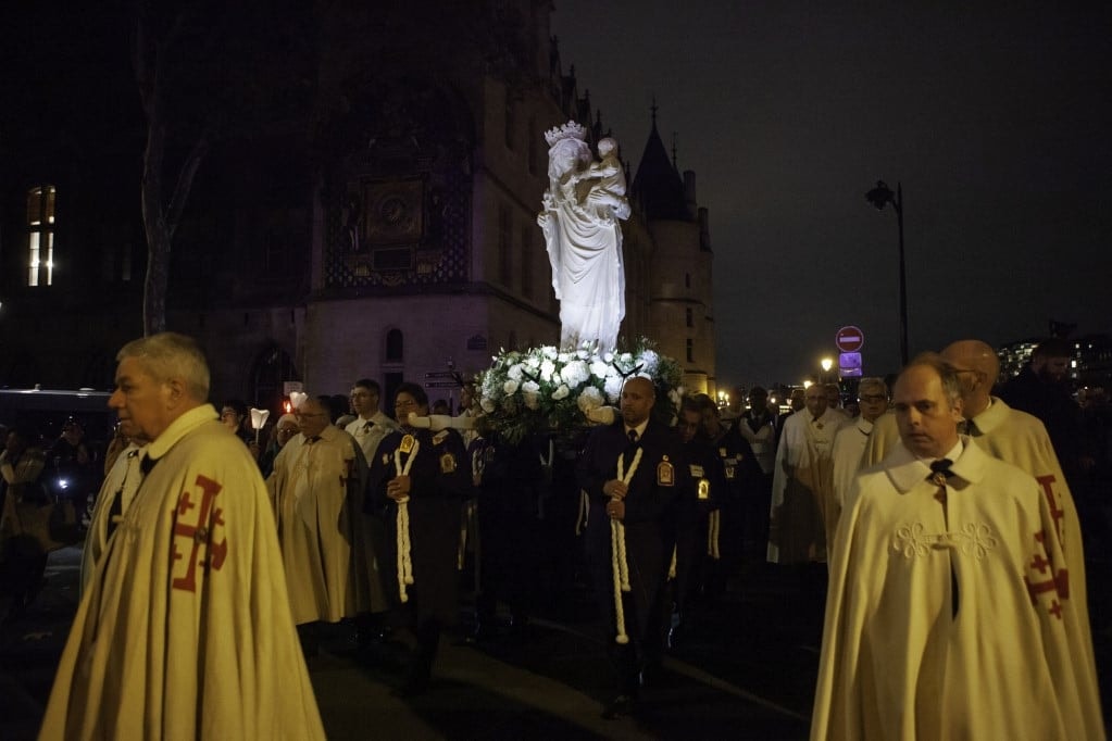 Visszakerült a Notre-Dame-ba a Szűz Mária és a Gyermek-szobor