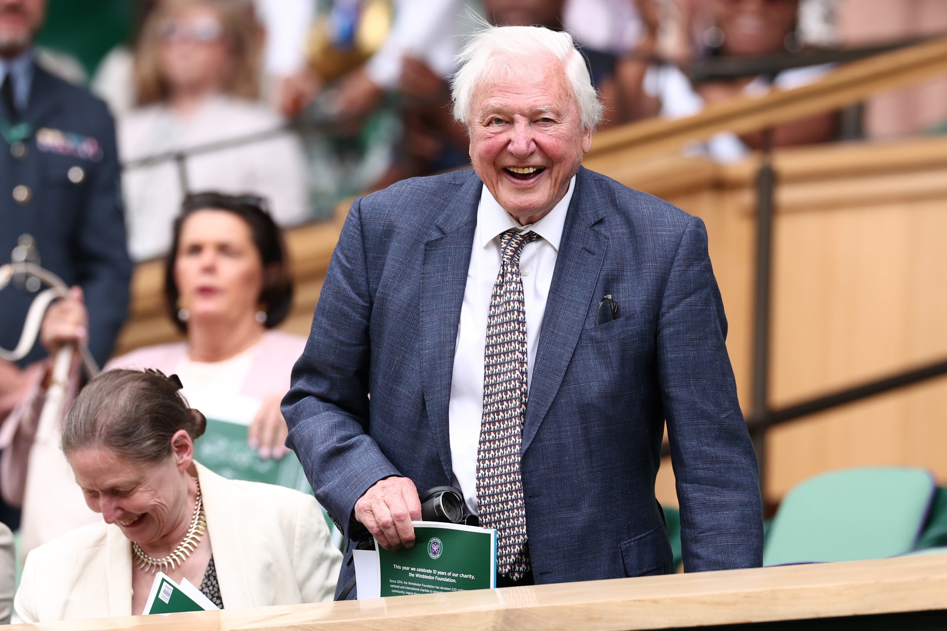 Ellopták Sir David Attenborough hangját