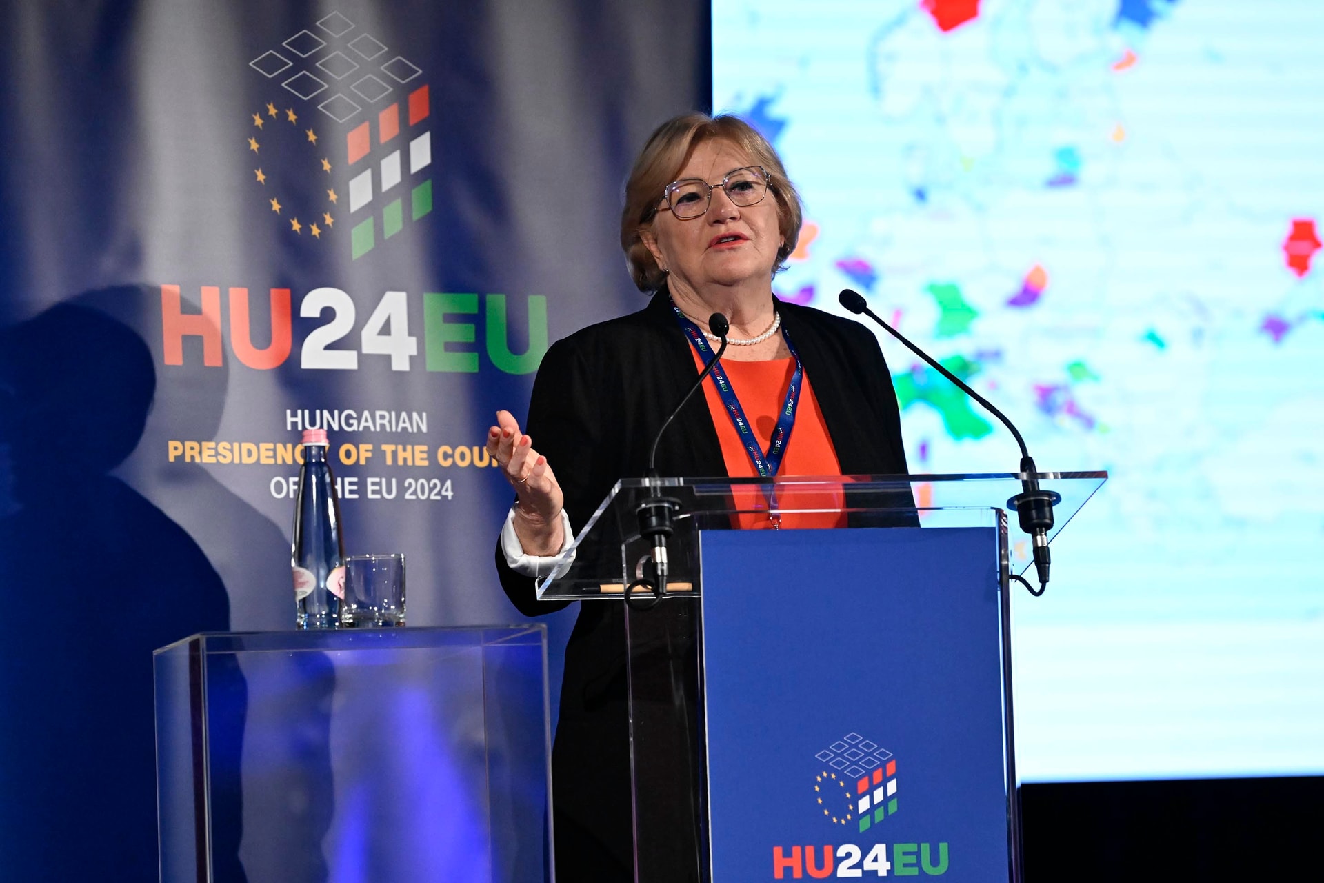 Szili Katalin: Csak az összefogás és az együttműködés biztosítja közösségeink békéjét