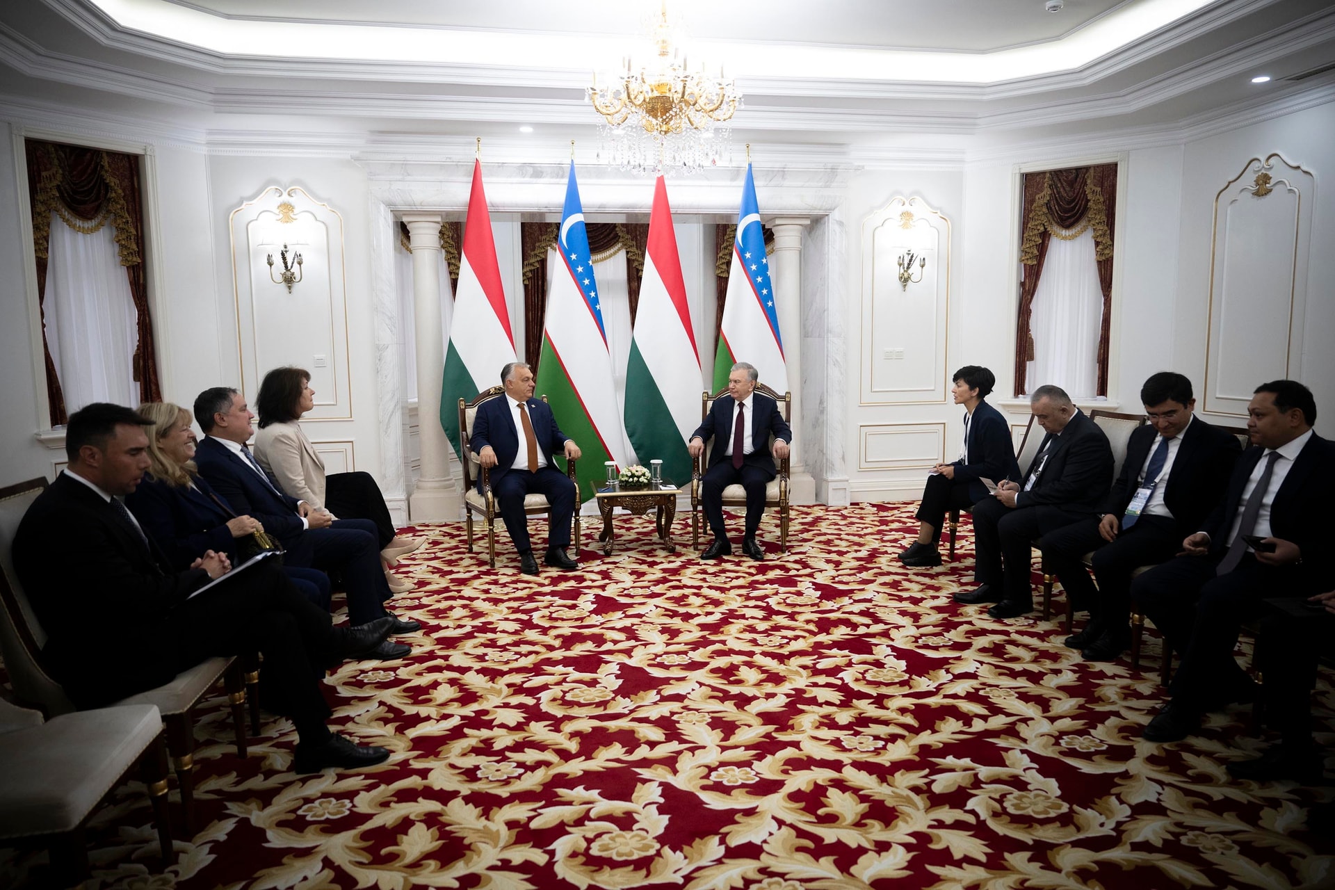 Orbán Viktor Üzbegisztán elnökével tárgyalt