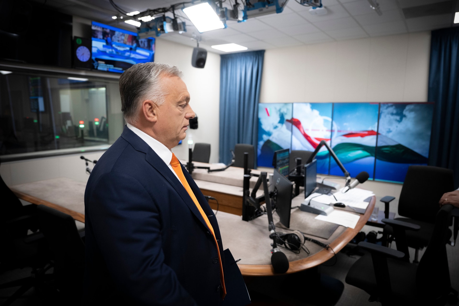 Orbán Viktor: Az asztalon van egy ajánlat, hogy legalább karácsonykor ne haljon meg senki + VIDEÓ