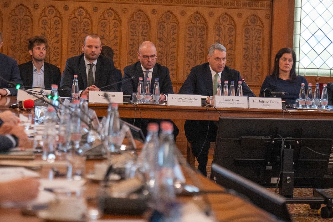 Lázár János: Ezek a vasúti közlekedéssel kapcsolatos akcióterv legfőbb elemei