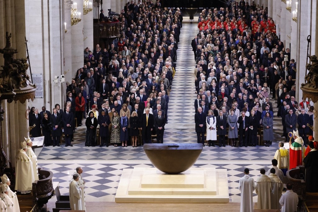Az első mise a megújult párizsi Notre-Dame-székesegyházban