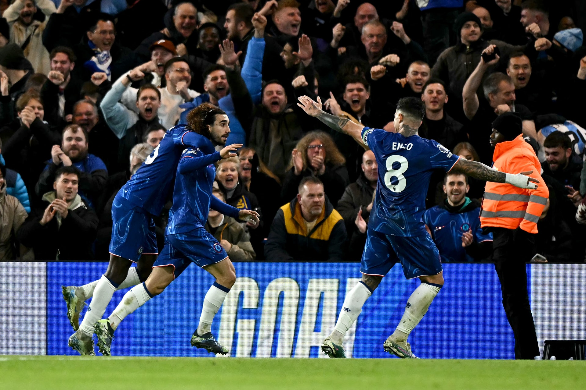 Premier League: Győzelmével két pontra megközelítette a Liverpoolt a Chelsea