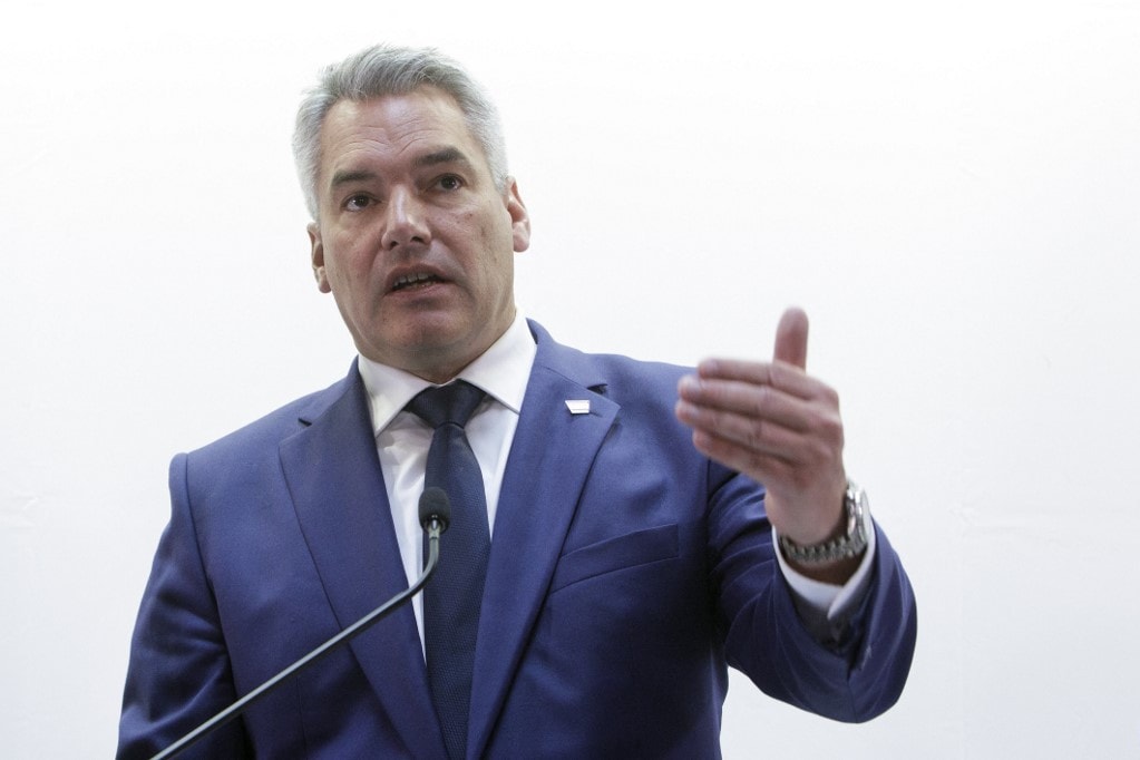 Az osztrákok fizetnek a szíreknek, csak menjenek haza