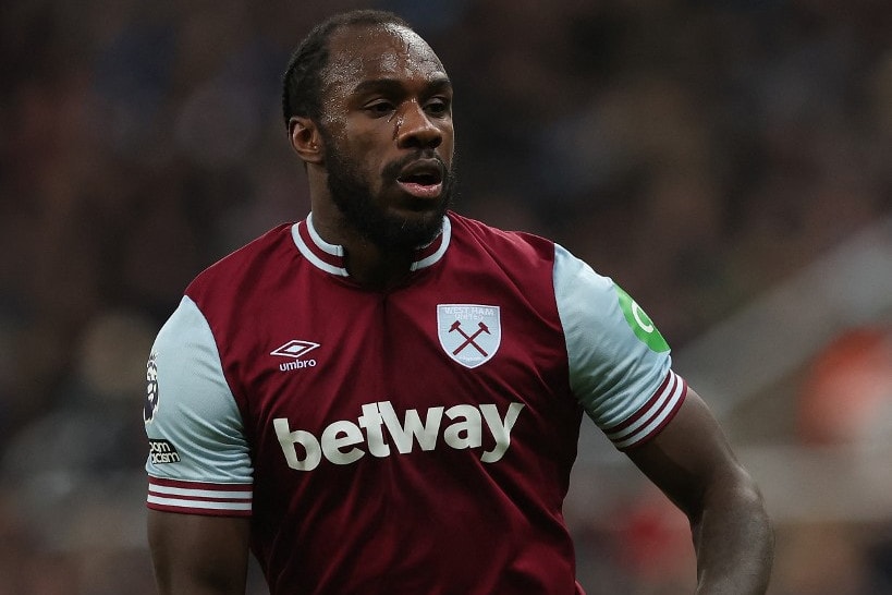 Borzalmas autóbalesetet szenvedett a Premier League futballistája