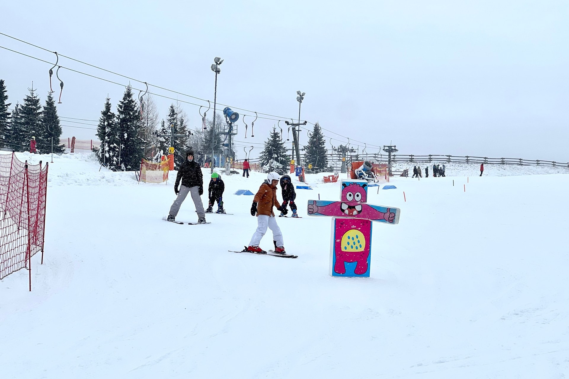 Vendégsereg a mátraszentistváni Síparkban