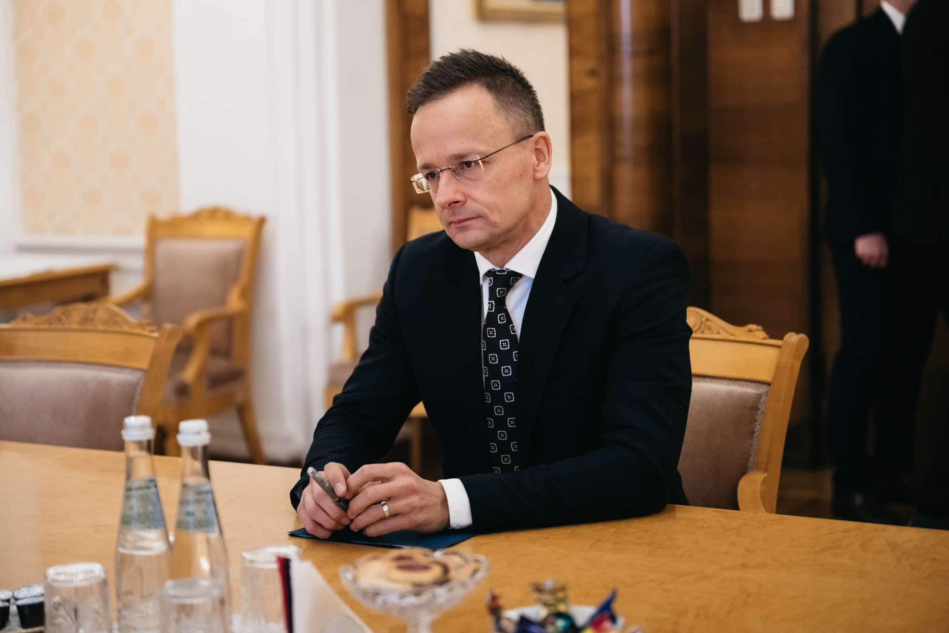 „Kizárólag a tűzszünet és a béketárgyalás vezethet el a harcok végéhez” + VIDEÓ