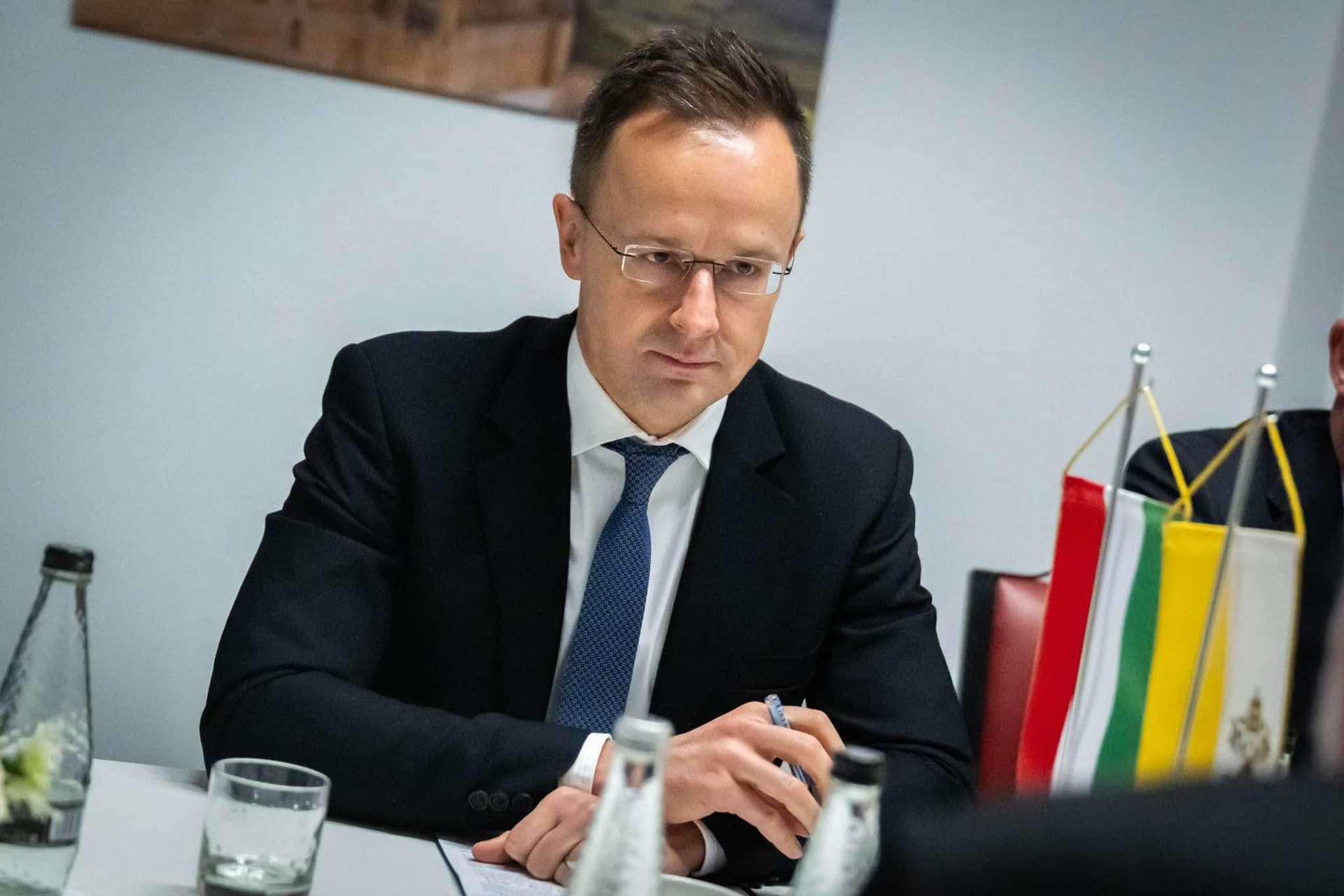A harcok miatt a damaszkuszi magyar nagykövetség ideiglenesen zárva tart