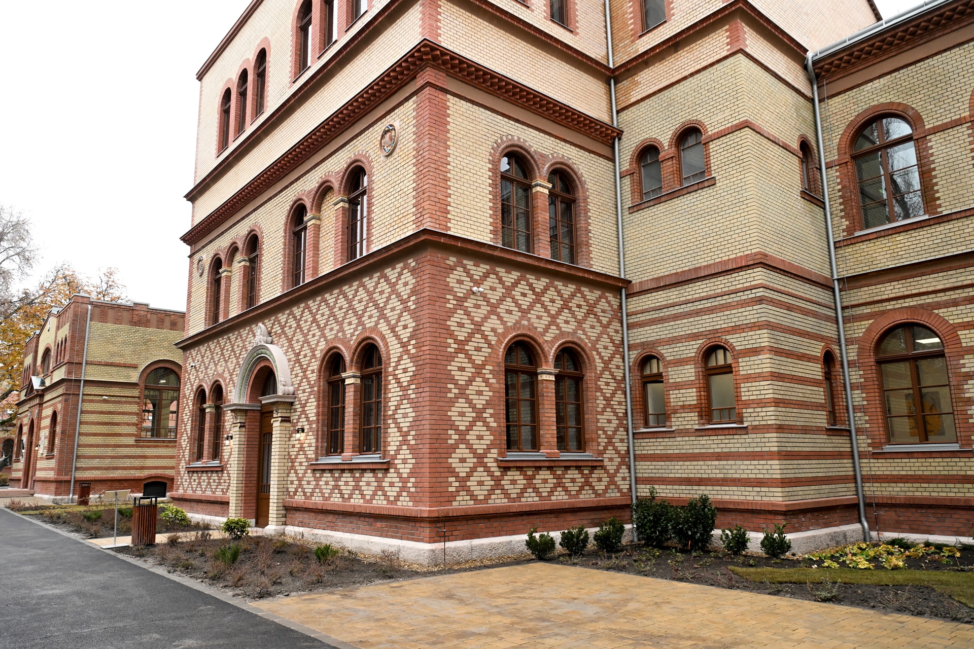 Átadták az Állatorvos-tudományi Egyetem három felújított pavilonépületét