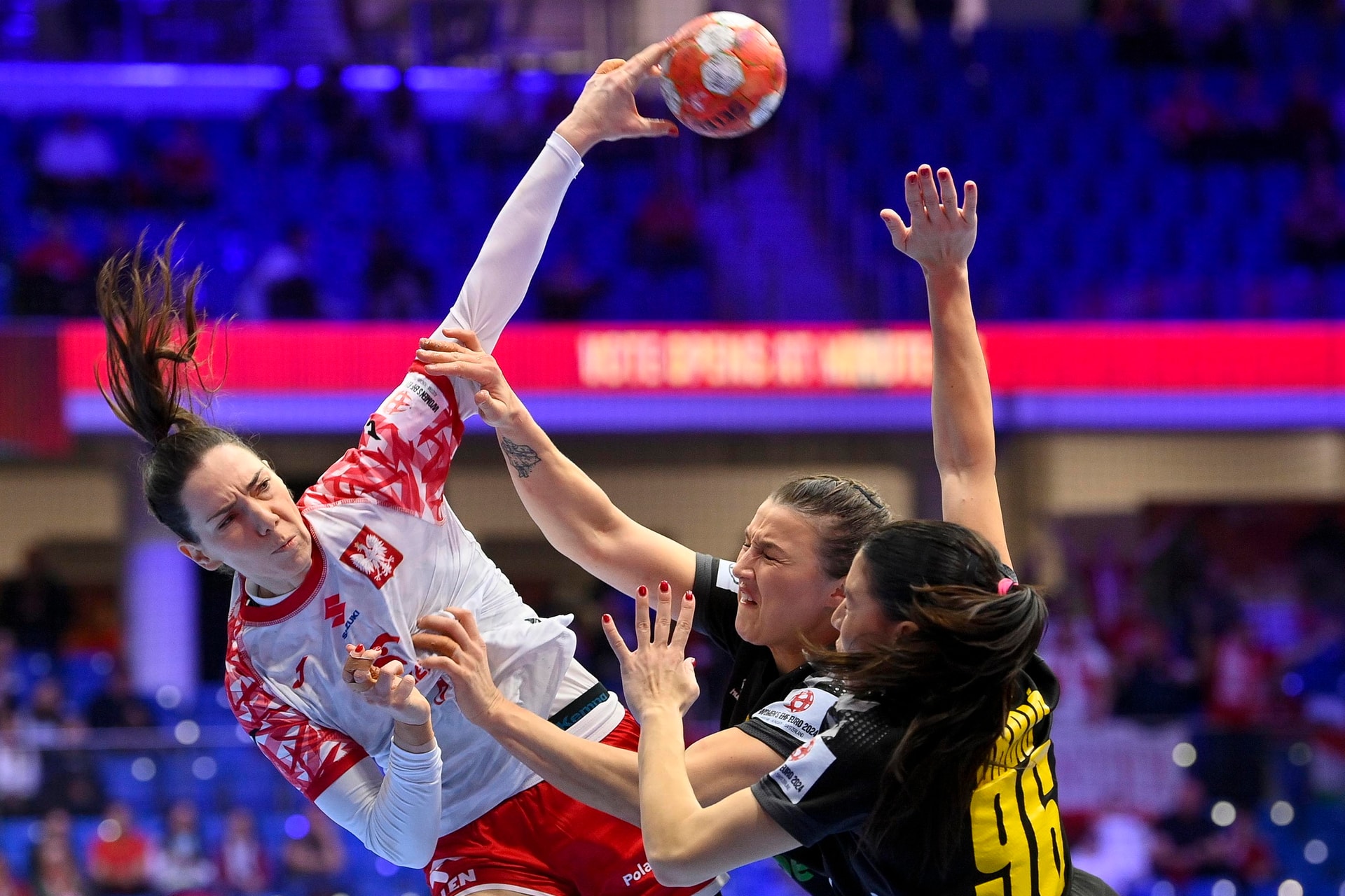 Két pontot gyűjtött a lengyelek ellen Montenegró