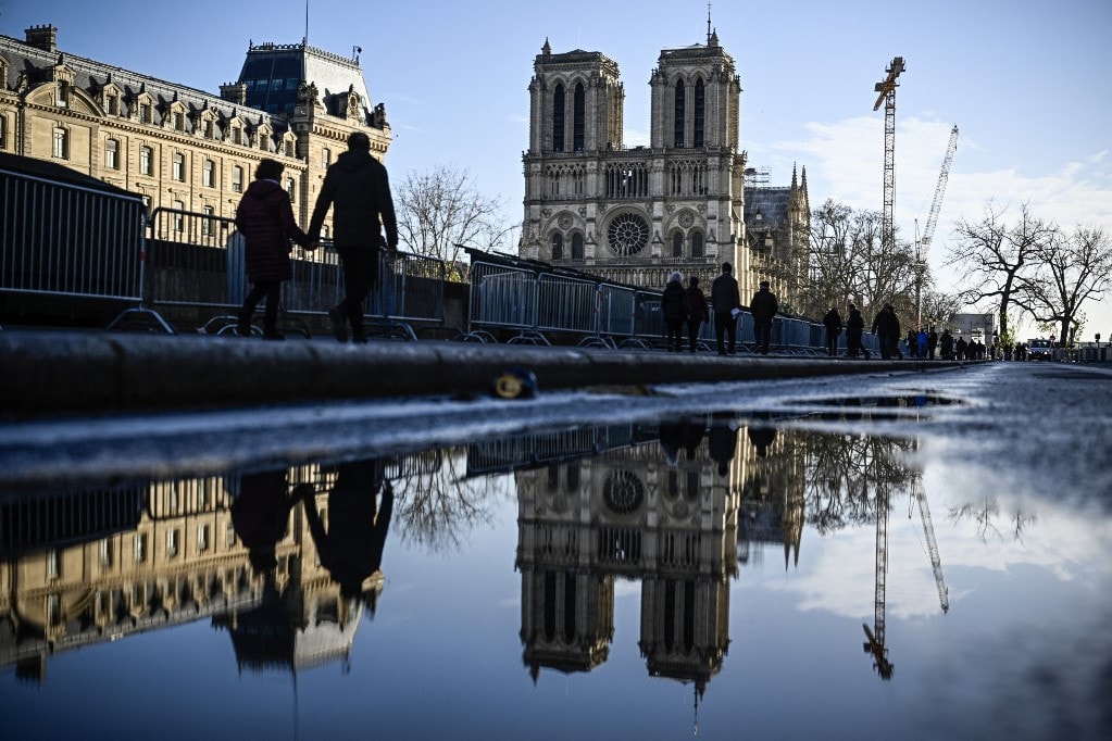 A Notre-Dame-ból származó köveket sorsolnak ki