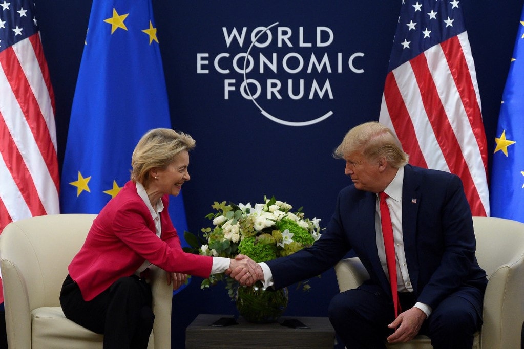 Trump elhalasztotta az Európai Unióval szemben kilátásba helyezett vám bevezetését