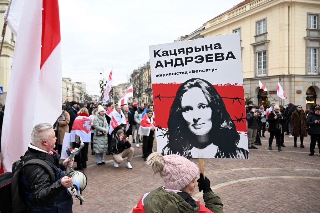 Az EU támogatja a menekült újságírókat