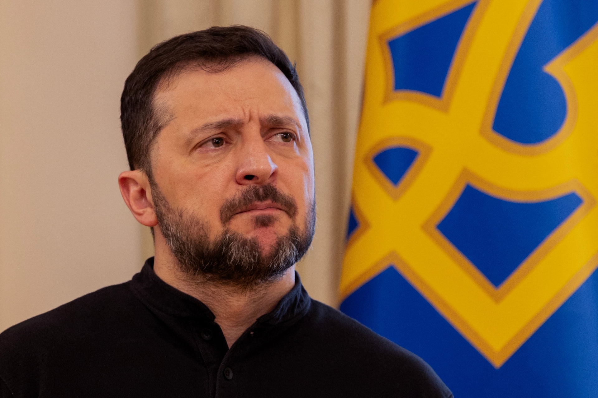 Nagy-Britannia nyomást gyakorol Zelenszkijre