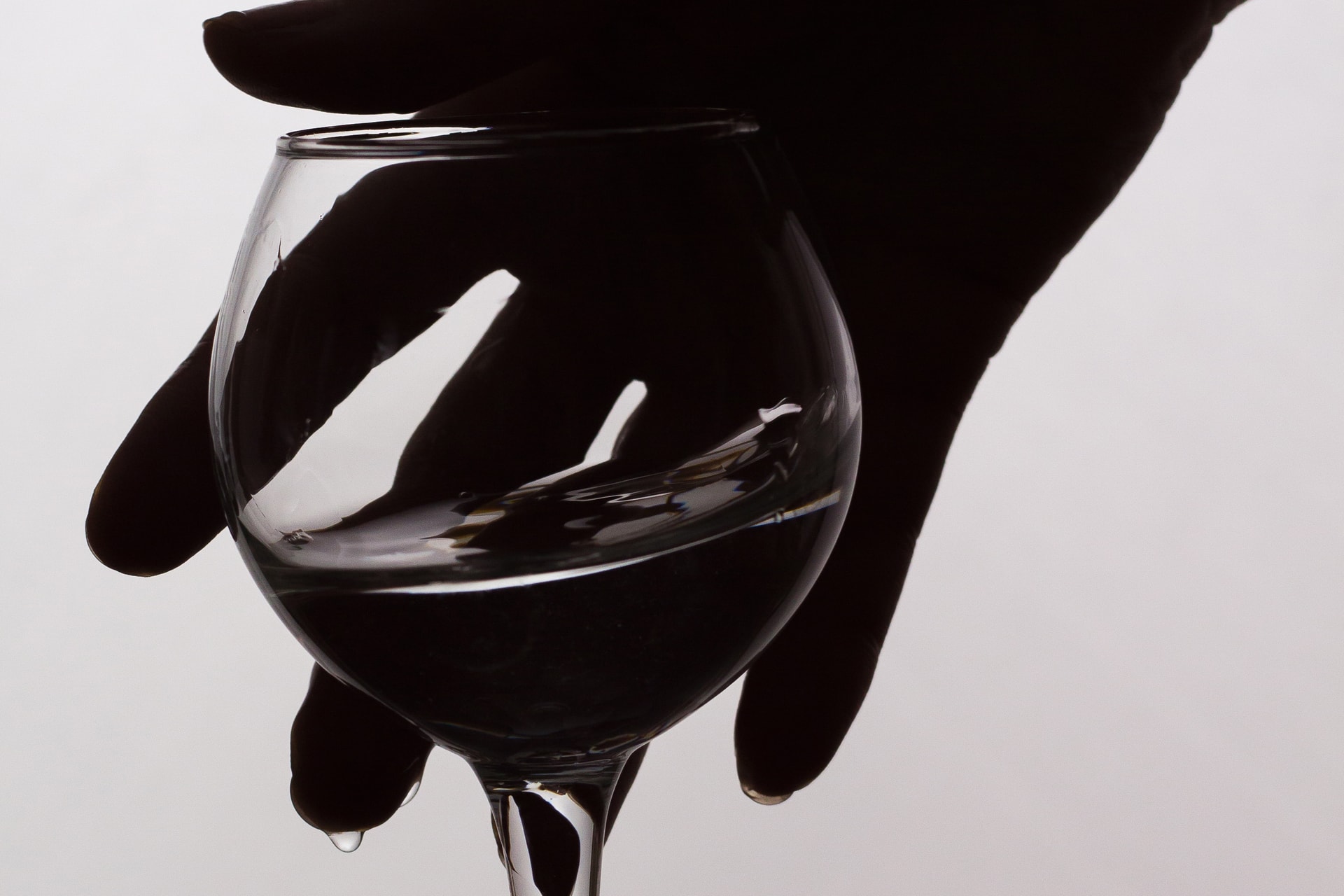 Az alkoholizmusra utaló figyelmeztető jelek