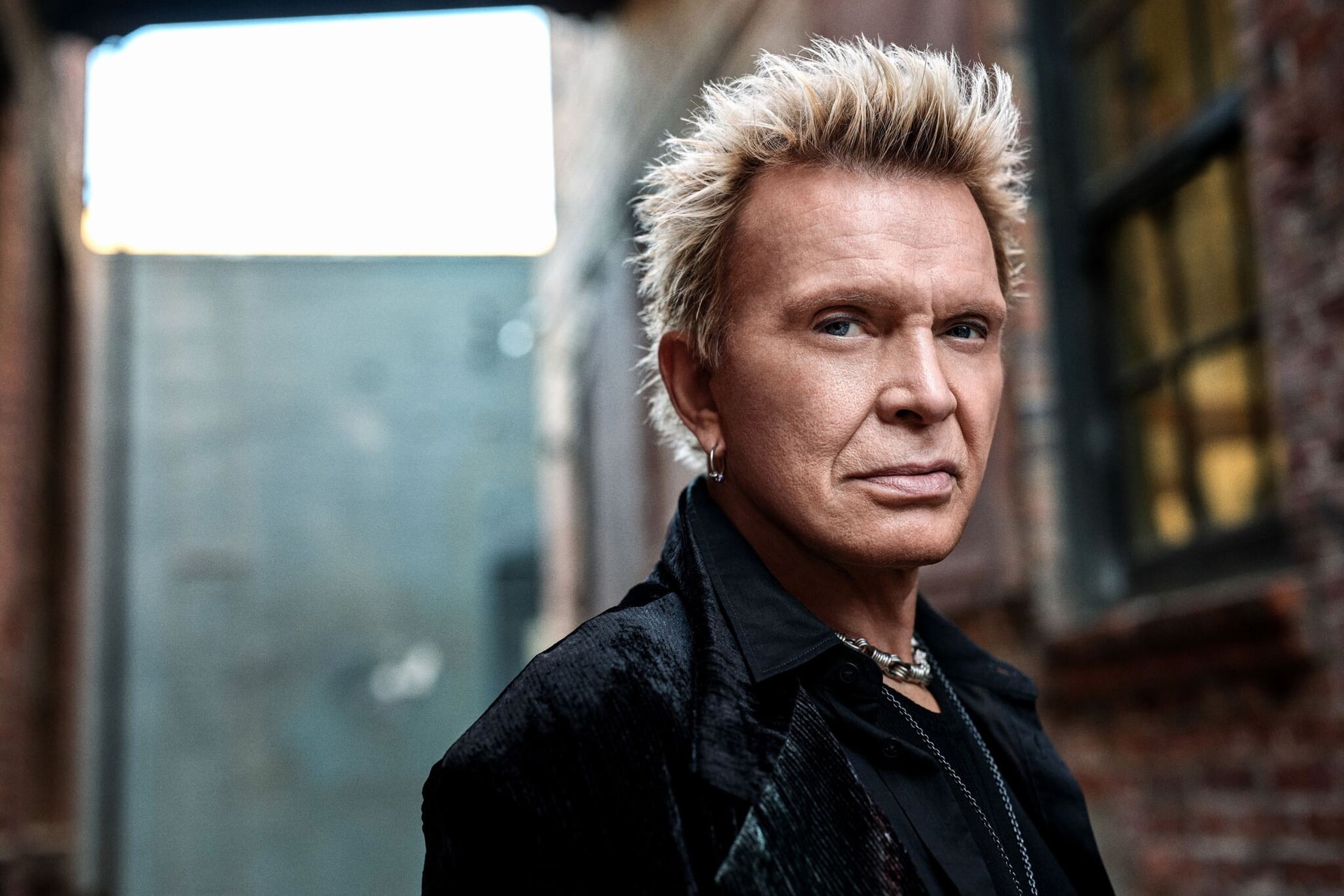 A punk-rock legenda, Billy Idol a Budapest Parkba is elhozza legnagyobb slágereit