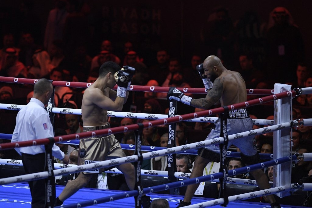 Vitathatatlan: Dmitrij Bivol a félnehézsúly abszolút világbajnoka