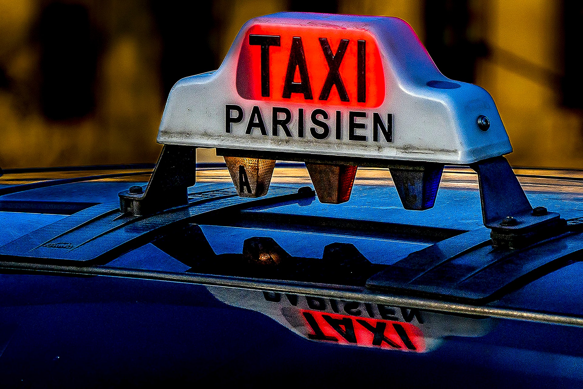 A párizsi körgyűrűn külön busz- és taxisávot alakítanak ki