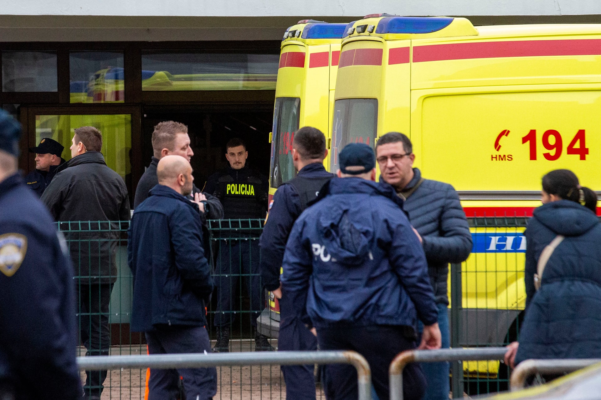 Lelőttek egy bankrablót a rendőrök