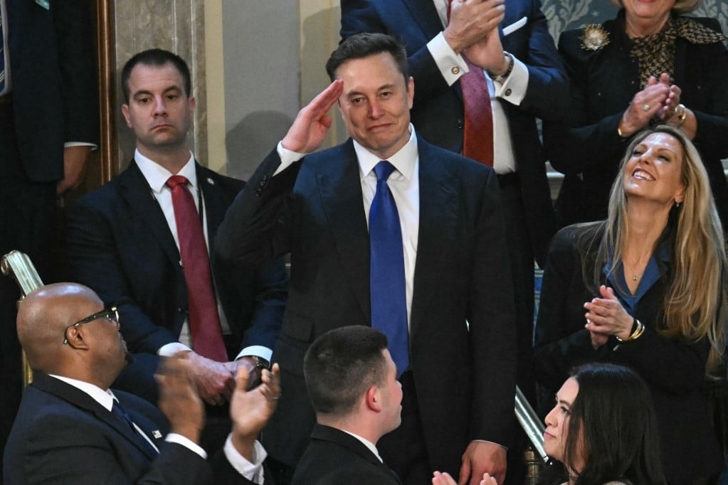 Musk szerint szankcionálni kell az ukrán oligarchákat