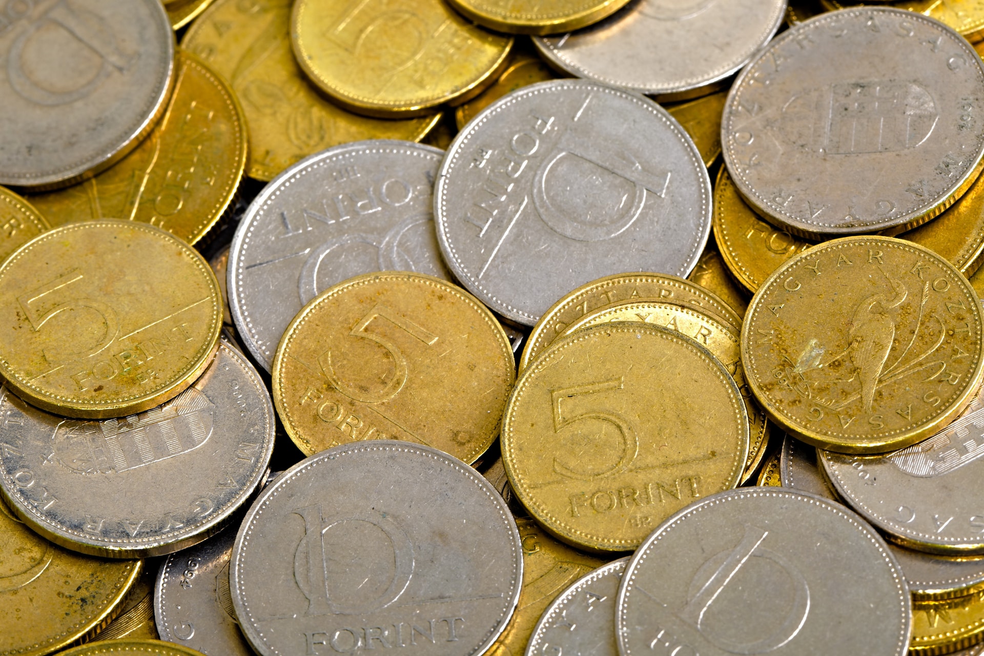 A velünk élő 5 forintos
