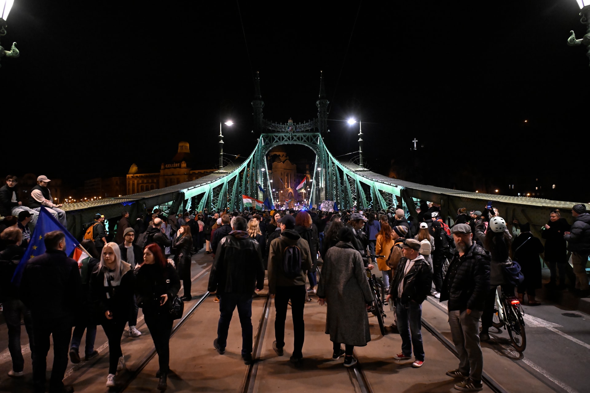 Demonstráció miatt nem közlekednek a BKK járatai három fővárosi hídon