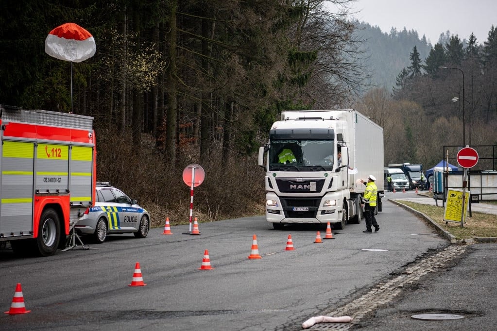 Gigaemelés a szlovák utakon