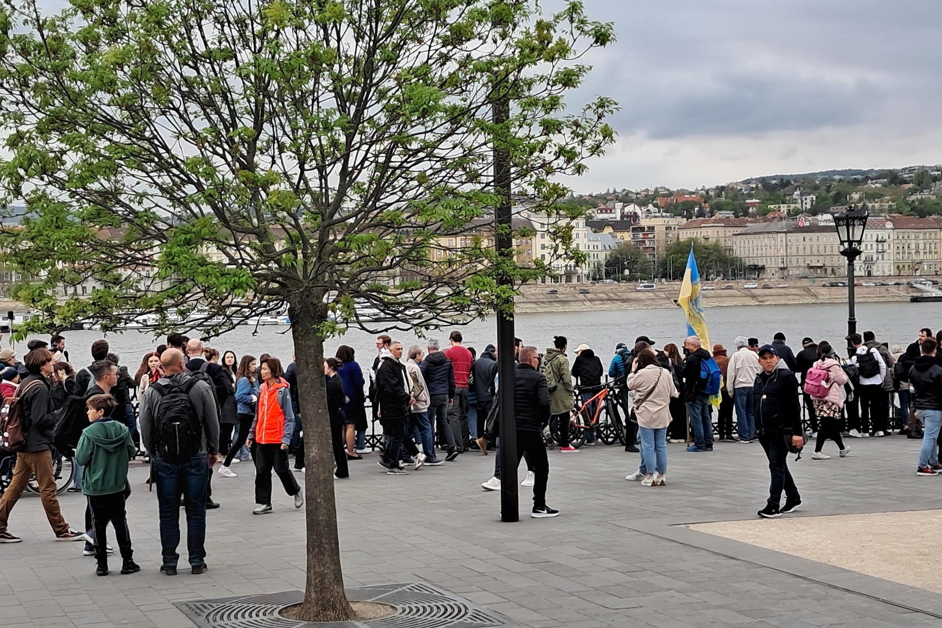 Több a rendőr és a turista, mint a demonstráló