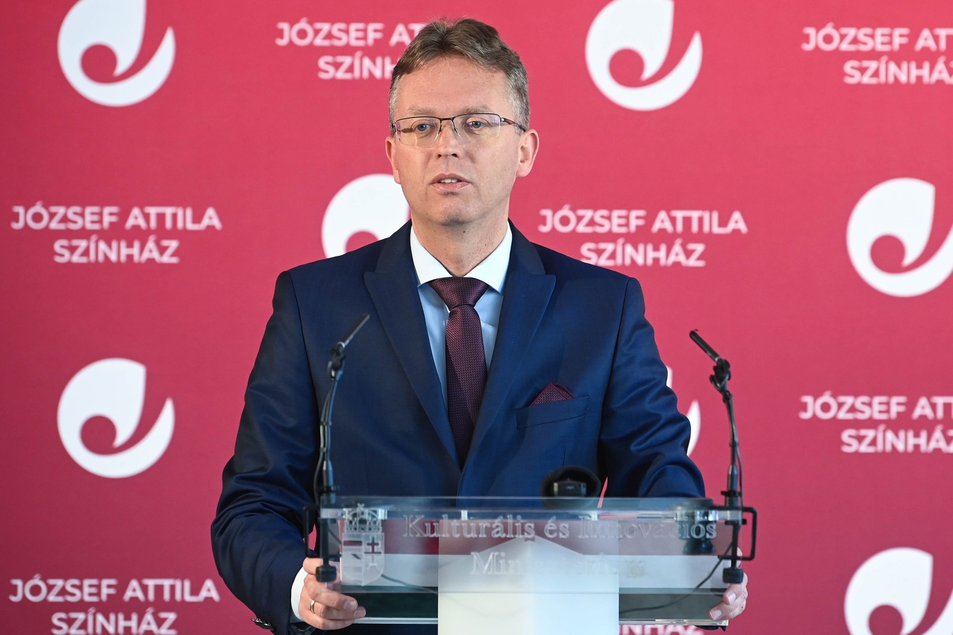 Jelentős összeg jut a színházakra