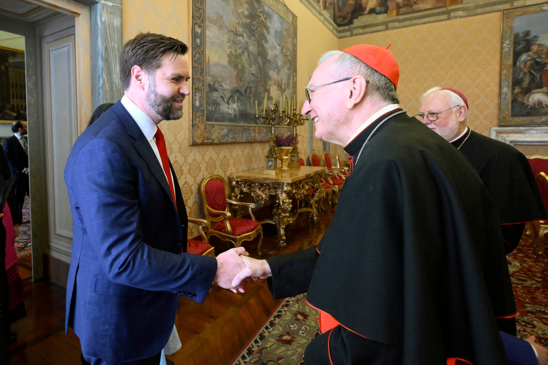 Szívélyes megbeszélést folytatott Pietro Parolin bíborossal az amerikai alelnök