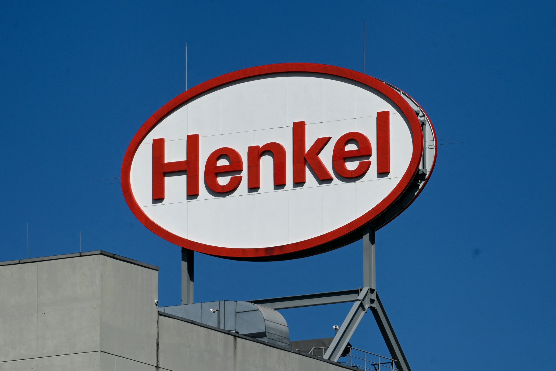 A Henkel bekopogtatott Oroszországba