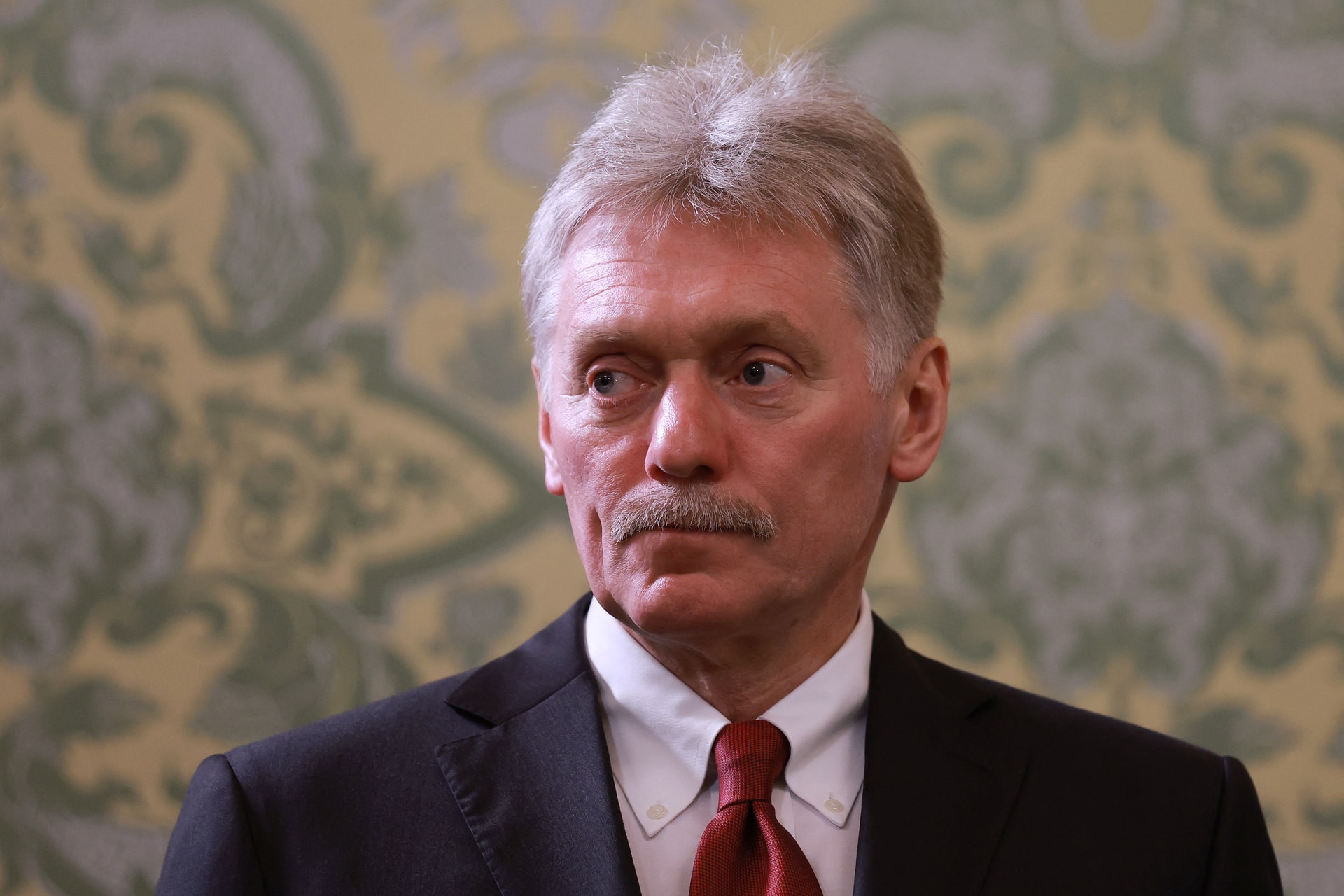 Peszkov a tárgyalások felfüggesztéséről beszélt
