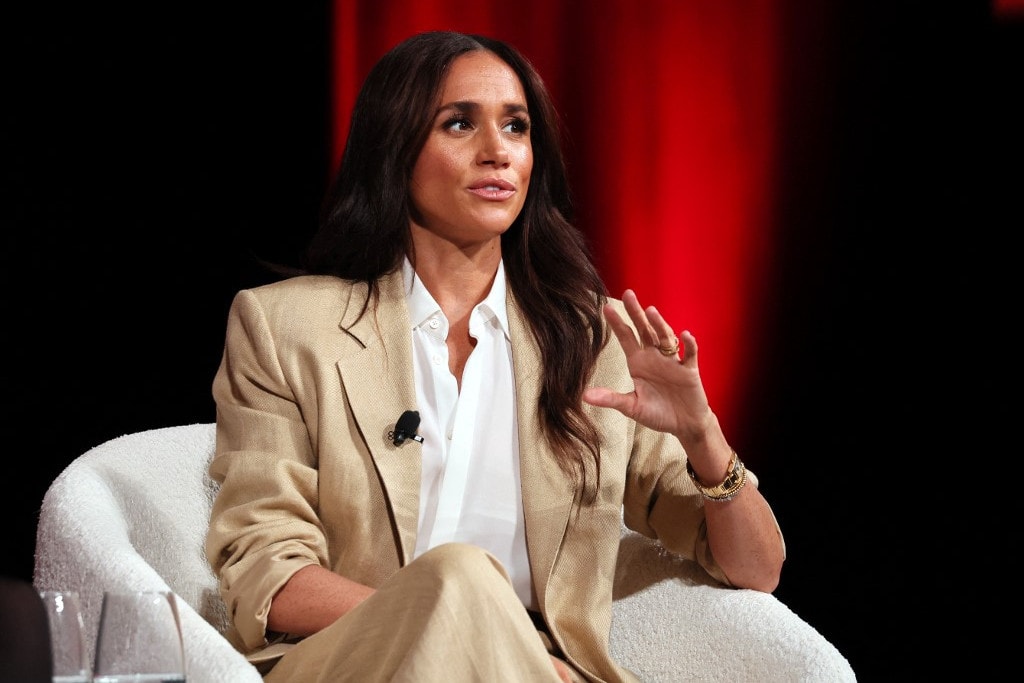 Kínos bakit ejtett Meghan Markle