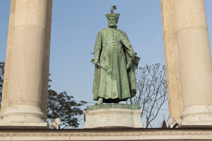 A gepidáktól a Szent Koronáig