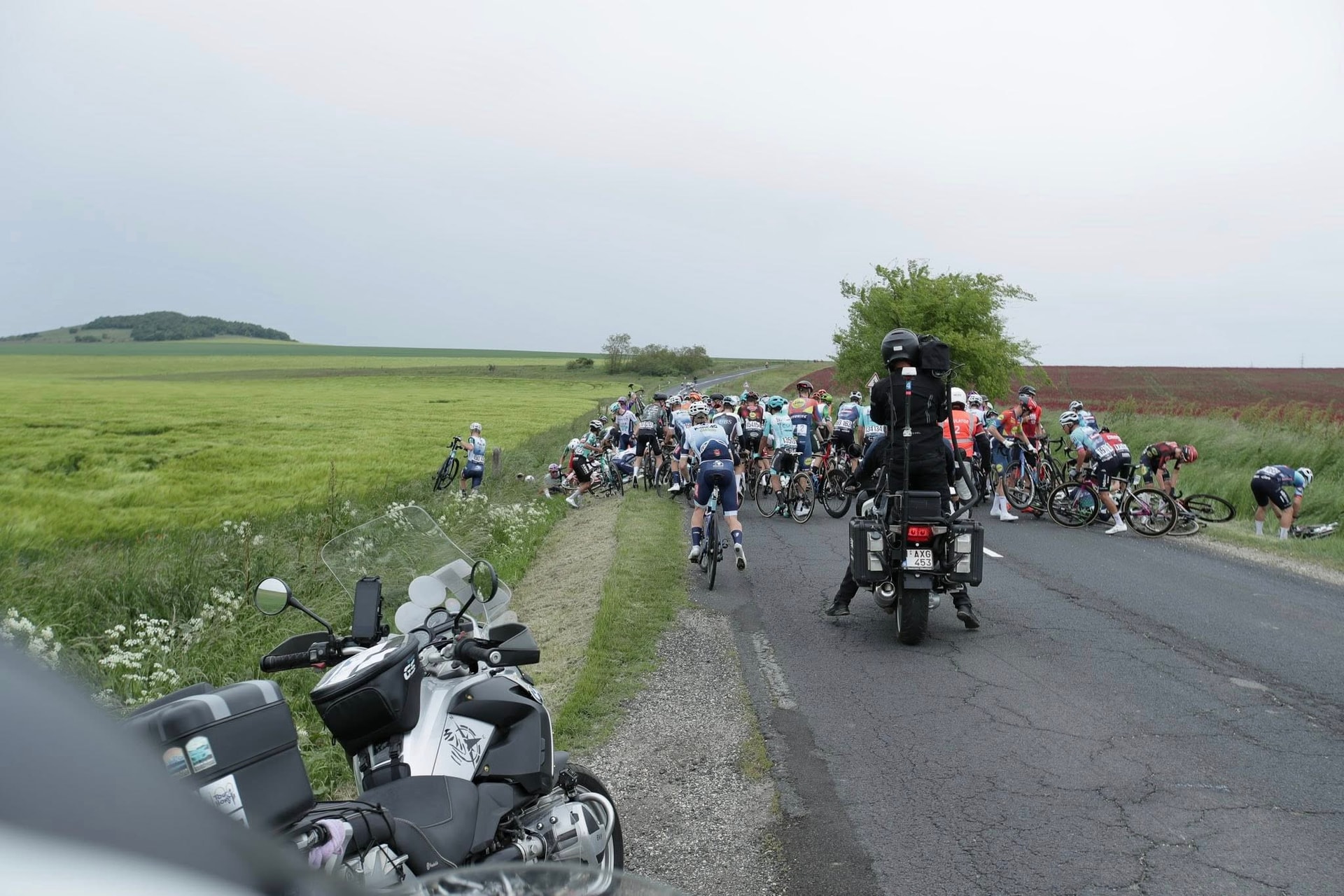 Tömegbukás a Tour de Hongrie-n