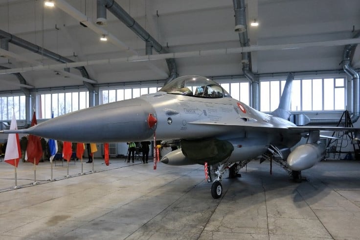 A románok megkötötték az F-16-osok beszerzésére vonatkozó szerződést