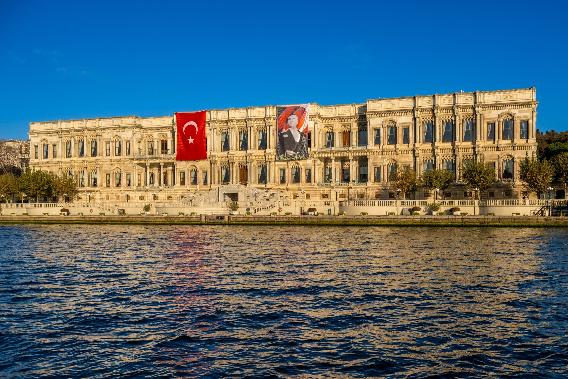 Bombakeresés Isztambulban