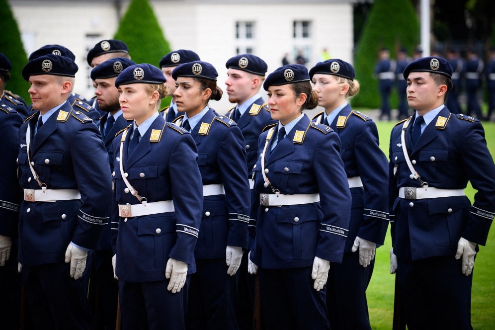A hadseregnek fel kell készülnie a sorkatonai szolgálat visszaállítására