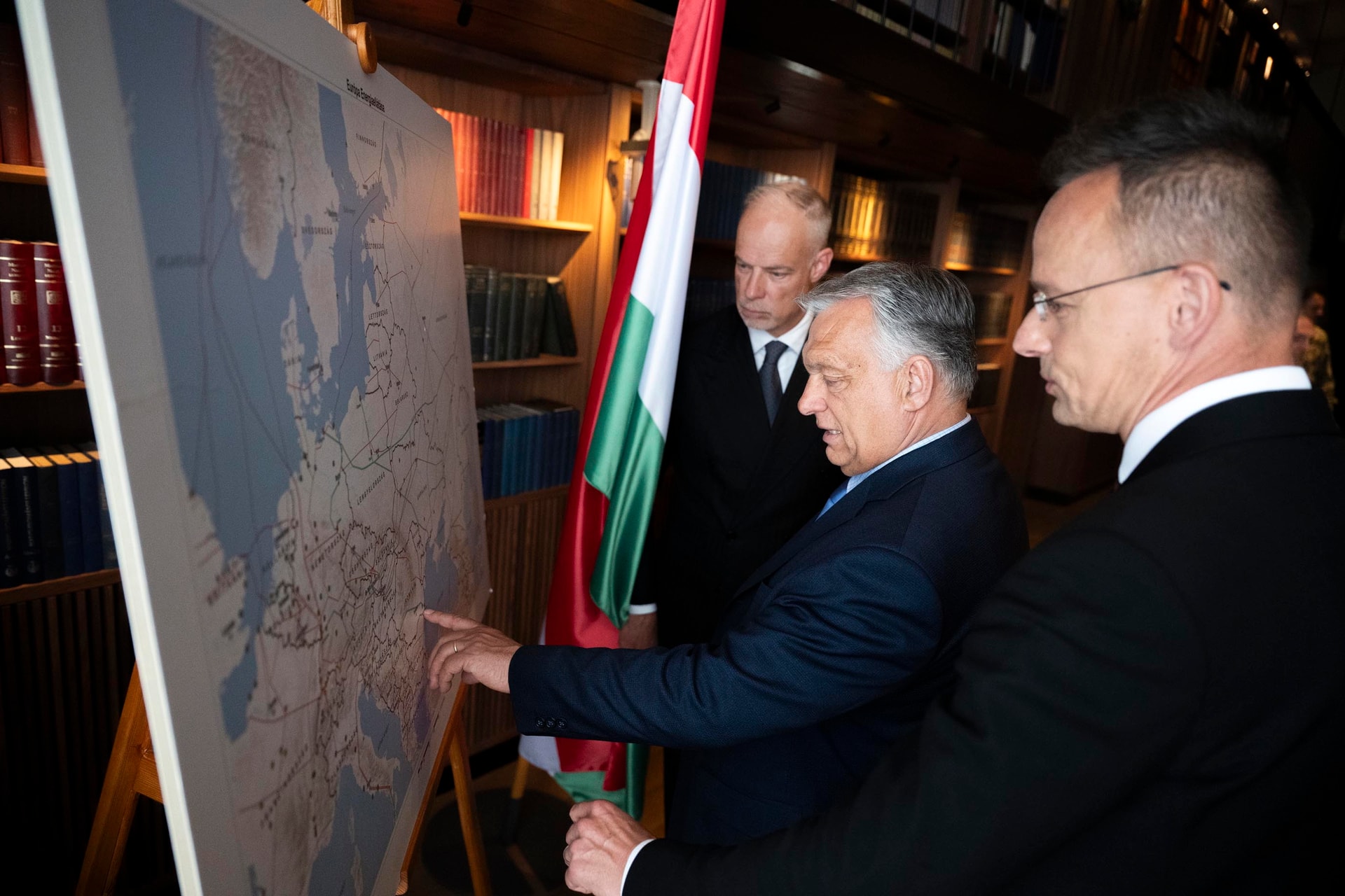 Orbán Viktor: Nem kifelé, hanem befelé megyünk a háborúba