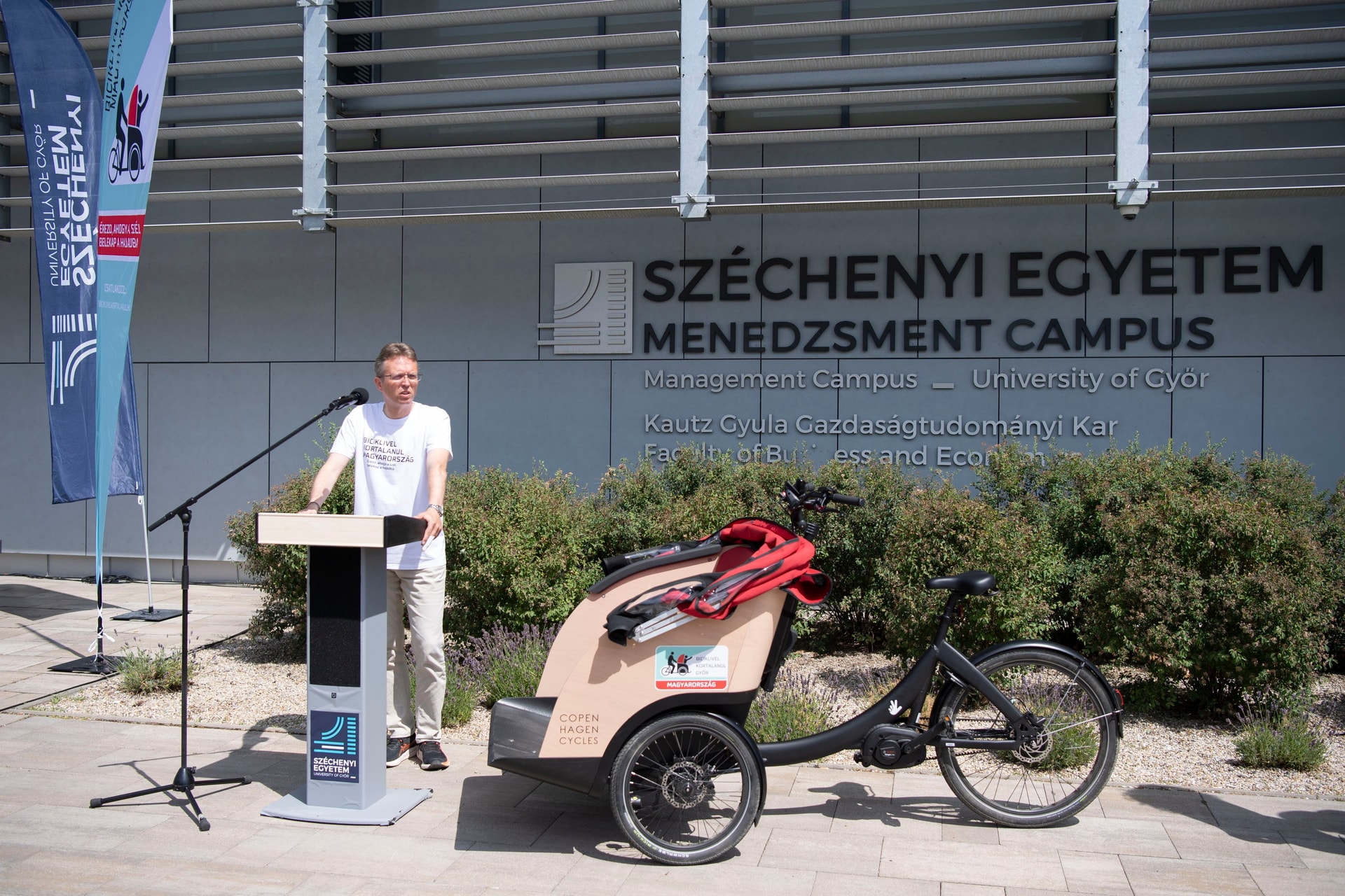 „A fiatalok aktivitása újra erőt és energiát adhat az időseknek”