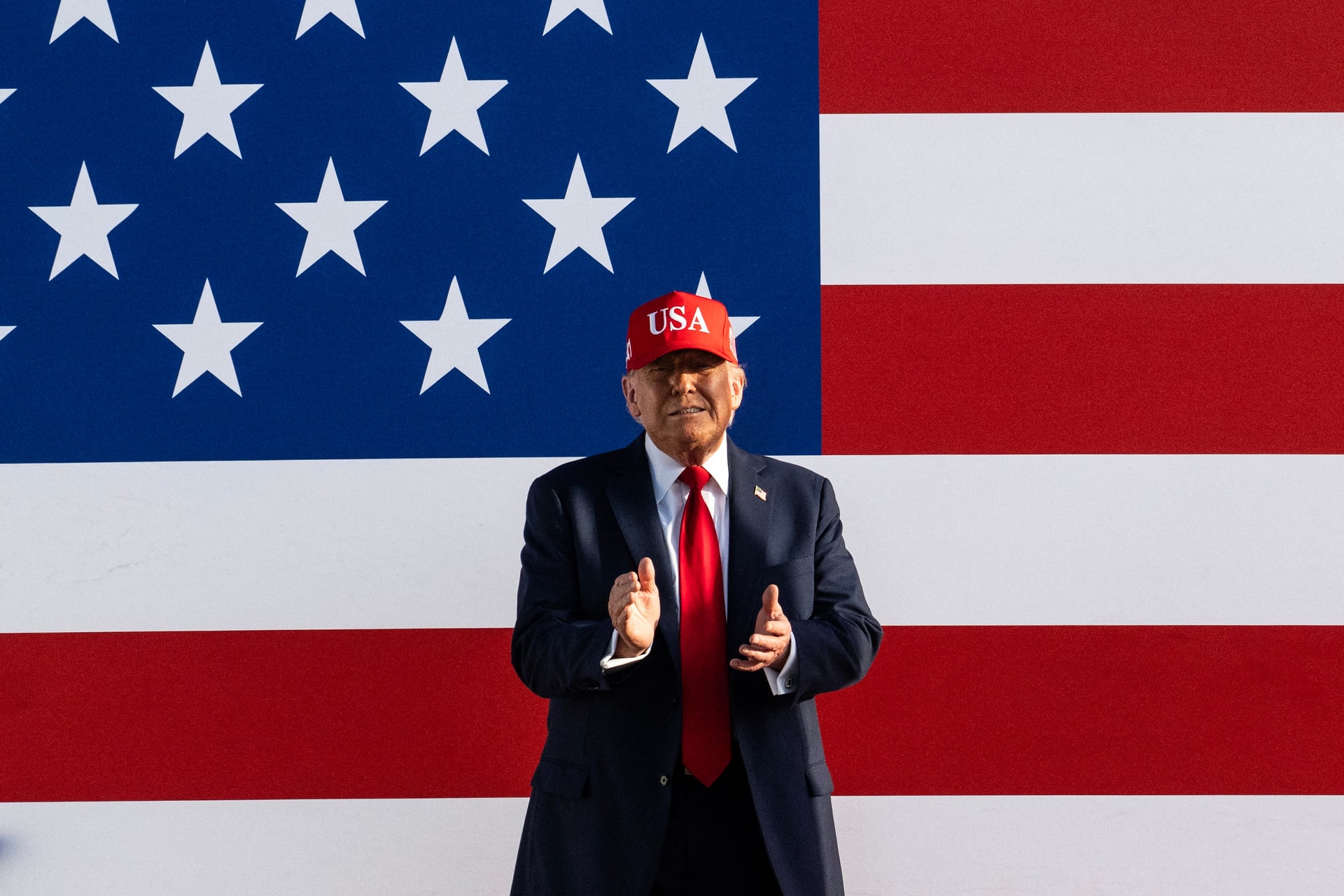 Trump fegyvereket küld Ukrajnának