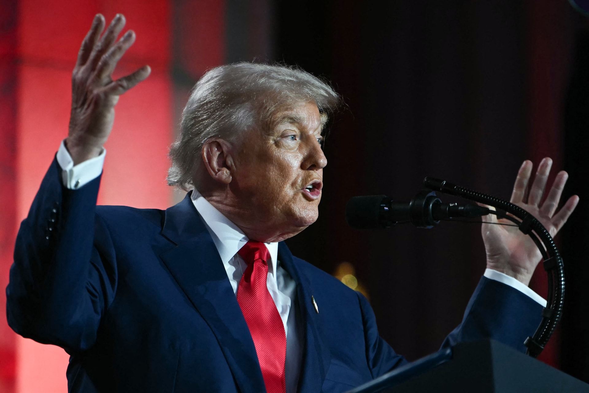 Trump megfenyegette Medvegyevet
