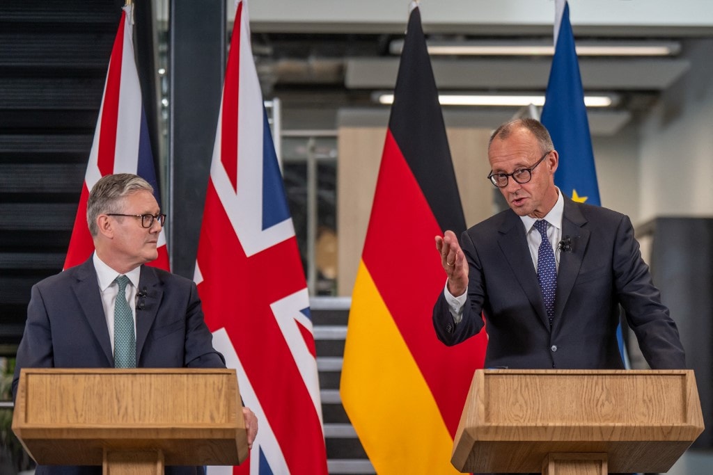 Barátsági szerződést kötött Németország és Nagy-Britannia