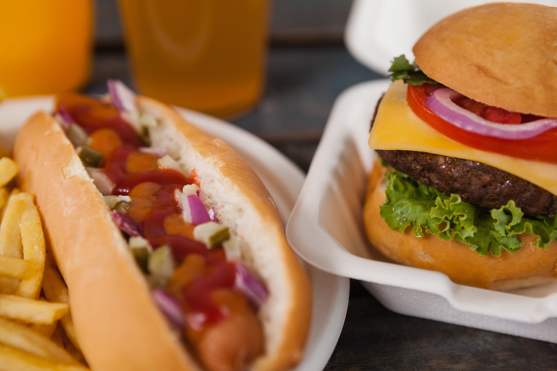 Egy hamburger vagy egy hot dog egészségesebb a szakértő szerint?