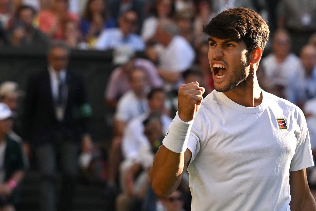 Wimbledoni döntőben a címvédő Carlos Alcaraz