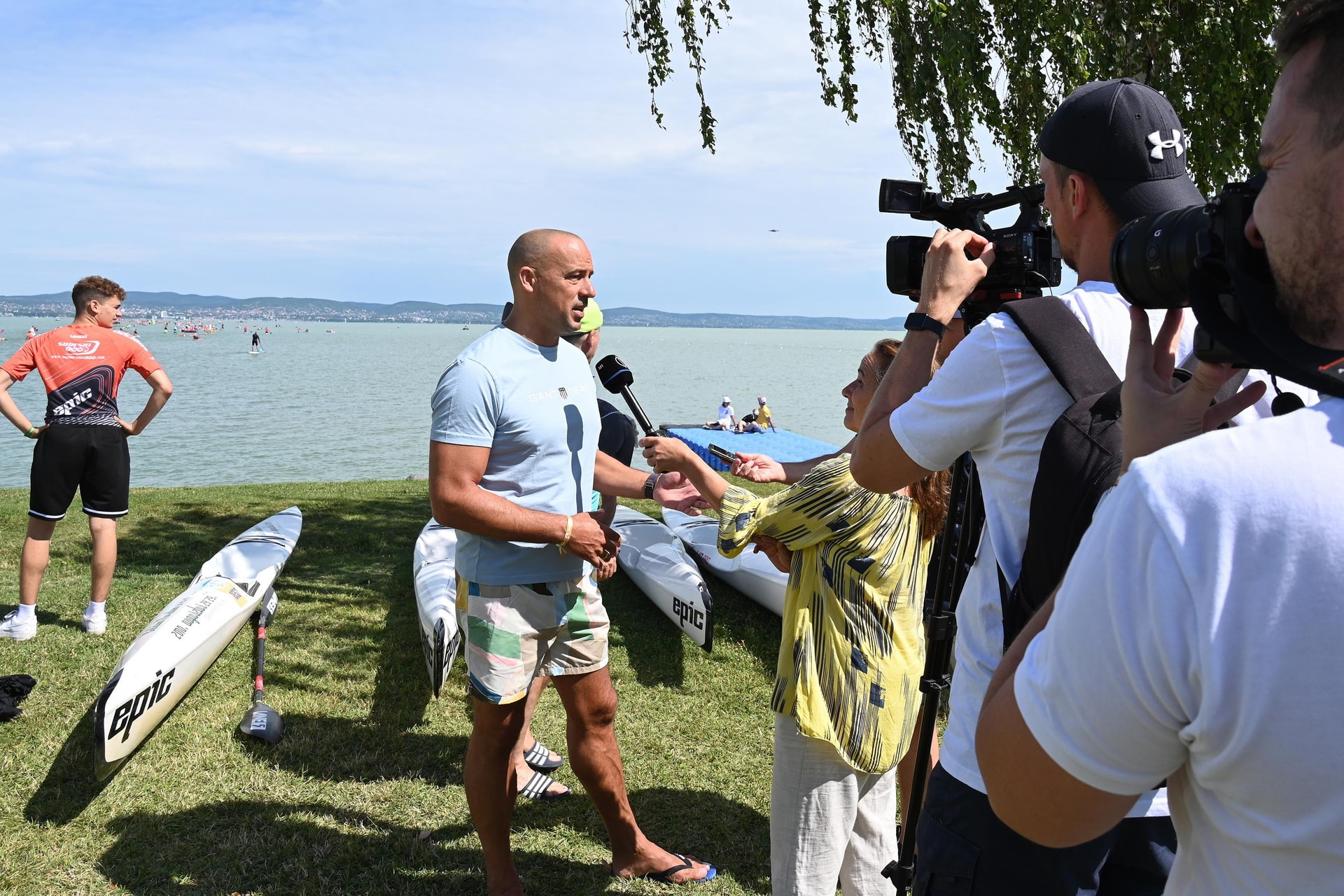 Ünneppé avanzsálódott a Balaton-átevezés